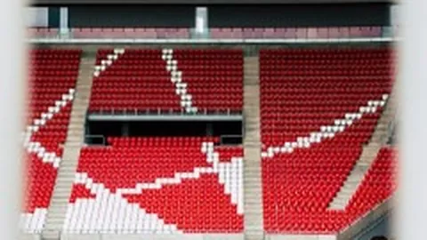 浙江队2-0击败广州城，阿布力克木破荒首秀 张佳琪破门建功